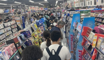 【画像】「スプラトゥーン3」発売でゲーム売り場に行列が発生！！