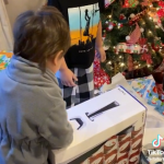 【動画】クリスマスにPS5を貰った子供、全力拒否ｗｗｗｗｗ