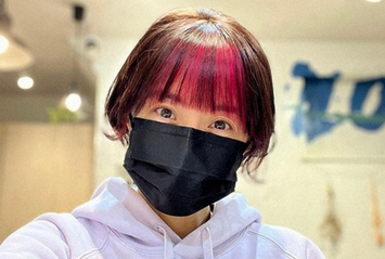 【悲報】小林麻耶さん、ピンク髪になり改名　350万かけたゲーミングルームも完成！「スプラトゥーン3にめっちゃハマってます！」