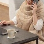ニトリ「予想外です」…若者向けに開発した「スマホ毛布」が40-50代にも人気