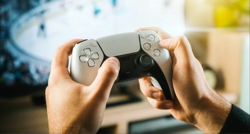 「ゲームは値崩れするまで待ってから買うのが賢い」ってずっと思い込んでたんやけど